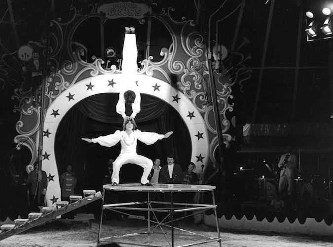 Помни цифровой цирк фф. Якоб из цирк. Le Cirque в 1938. Цирк de demain. Шведский фотограф цирк.